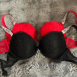 victoria’s secret diamond strap Elegant Lace Red and Black Bra Set